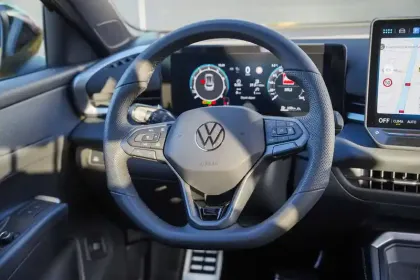 Photo 20 Volkswagen T-roc  1.5 eTSI EVO2 Hybrid 150 ch DSG7