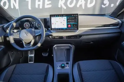 Photo 19 Volkswagen T-roc  1.5 eTSI EVO2 Hybrid 150 ch DSG7