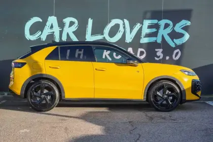 Photo 2 Volkswagen T-roc  1.5 eTSI EVO2 Hybrid 150 ch DSG7