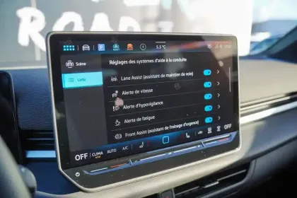 Photo 26 Volkswagen T-roc  1.5 eTSI EVO2 Hybrid 150 ch DSG7