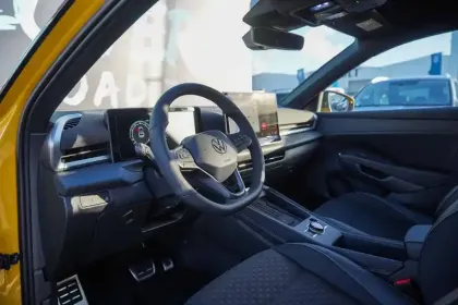 Photo 15 Volkswagen T-roc  1.5 eTSI EVO2 Hybrid 150 ch DSG7