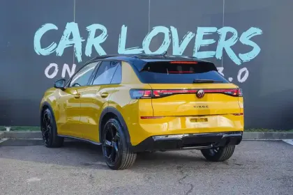 Photo 3 Volkswagen T-roc  1.5 eTSI EVO2 Hybrid 150 ch DSG7