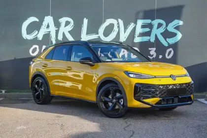 Photo 1 Volkswagen T-roc  1.5 eTSI EVO2 Hybrid 150 ch DSG7