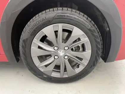 Photo 17 Peugeot 208  Electrique 50 kWh 136ch