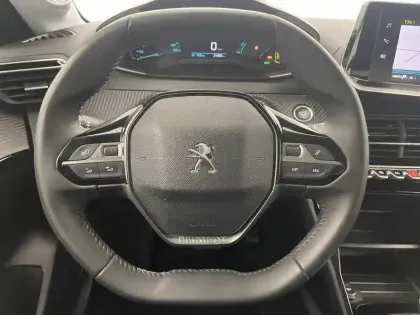 Photo 22 Peugeot 208  Electrique 50 kWh 136ch