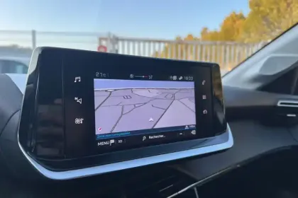 Photo 14 Peugeot 208  PureTech 75 S&S BVM5