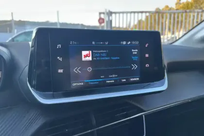 Photo 13 Peugeot 208  PureTech 75 S&S BVM5