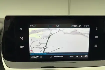 Photo 43 Peugeot 208  PureTech 75 S&S BVM5