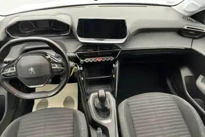 Photo 101 Peugeot 208  PureTech 75 S&S BVM5