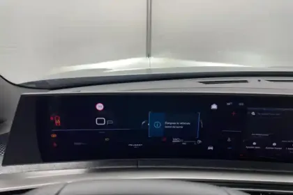 Photo 52 Peugeot 5008  Hybrid 145 e-DCS6