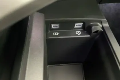 Photo 17 Peugeot 5008  Hybrid 145 e-DCS6