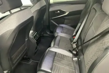 Photo 13 Peugeot 5008  Hybrid 145 e-DCS6