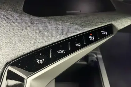 Photo 60 Peugeot 5008  Hybrid 145 e-DCS6
