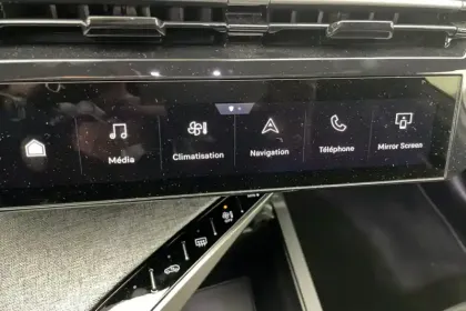 Photo 15 Peugeot 5008  Hybrid 145 e-DCS6