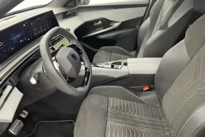 Photo 12 Peugeot 5008  Hybrid 145 e-DCS6