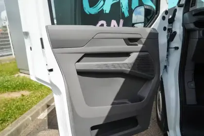 Photo 15 Volkswagen Transporter  VAN L1H1 2.0 TDI 150 BVA8