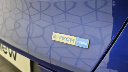 Photo 14 Renault Captur  E-Tech hybride 145