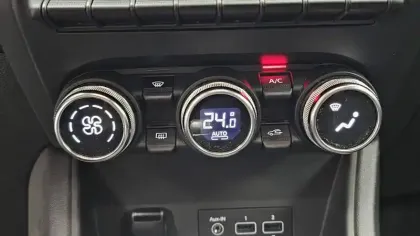 Photo 32 Renault Captur  E-Tech hybride 145