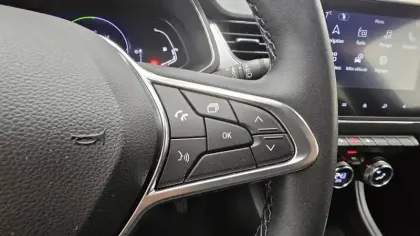 Photo 39 Renault Captur  E-Tech hybride 145