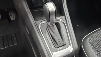 Photo 30 Renault Captur  E-Tech hybride 145