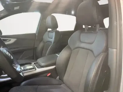 Photo 17 Audi Q7  60 TFSI e 462 Tiptronic 8 Quattro