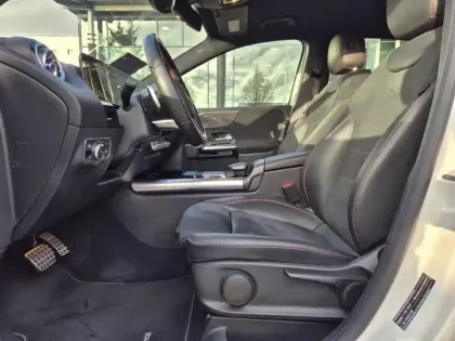 Photo 12 Mercedes Classe B  180 d 7G-DCT