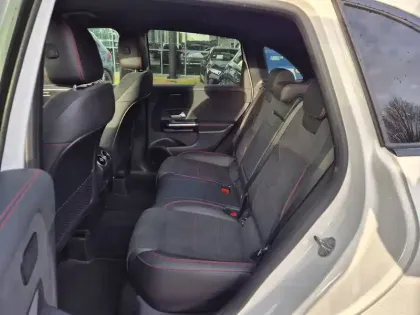 Photo 9 Mercedes Classe B  180 d 7G-DCT