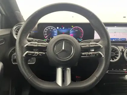 Photo 22 Mercedes Classe A  200 7G-DCT