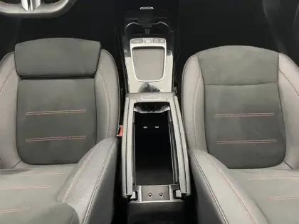 Photo 29 Mercedes Classe A  200 7G-DCT