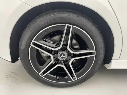 Photo 18 Mercedes Classe A  200 7G-DCT