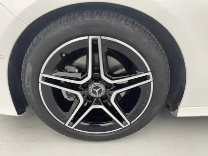 Photo 17 Mercedes Classe A  200 7G-DCT