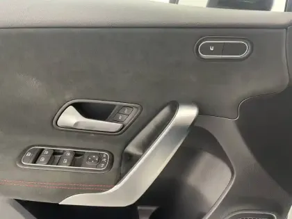 Photo 24 Mercedes Classe A  200 7G-DCT