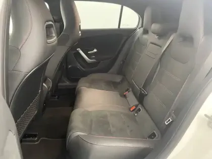 Photo 15 Mercedes Classe A  200 7G-DCT