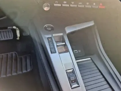 Photo 13 Peugeot 308  SW Hybrid 136 e-DCS6