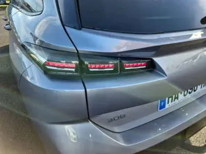 Photo 16 Peugeot 308  SW Hybrid 136 e-DCS6