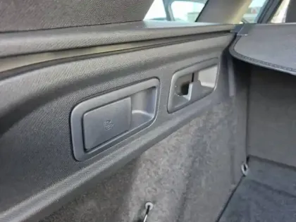 Photo 21 Peugeot 308  SW Hybrid 136 e-DCS6