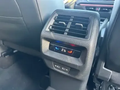 Photo 14 Volkswagen Tiguan  1.5 eTSI 131ch DSG7