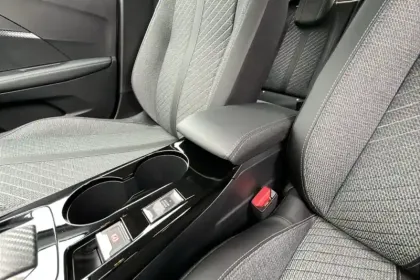 Photo 23 Peugeot 208  Hybrid 110 e-DCS6