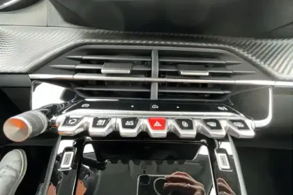 Photo 16 Peugeot 208  Hybrid 110 e-DCS6