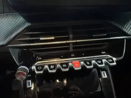 Photo 11 Peugeot 208  PureTech 100 S&S BVM6