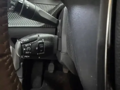 Photo 22 Peugeot 208  PureTech 100 S&S BVM6