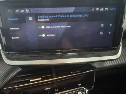 Photo 27 Peugeot 208  PureTech 100 S&S BVM6