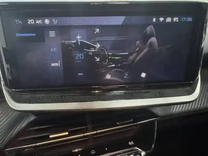 Photo 26 Peugeot 208  PureTech 100 S&S BVM6