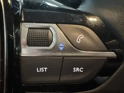 Photo 21 Peugeot 208  PureTech 100 S&S BVM6