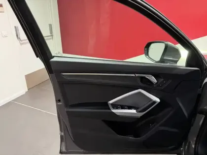 Photo 12 Audi Q3  35 TFSI 150 ch S tronic 7