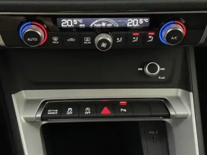 Photo 93 Audi Q3  35 TFSI 150 ch S tronic 7