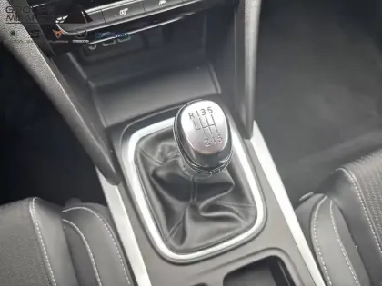 Photo 15 Renault Megane Mégane IV Berline TCe 140 FAP - 21N