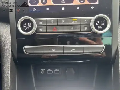 Photo 16 Renault Megane Mégane IV Berline TCe 140 FAP - 21N