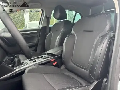 Photo 4 Renault Megane Mégane IV Berline TCe 140 FAP - 21N