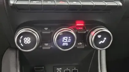 Photo 32 Renault Captur  Blue dCi 95